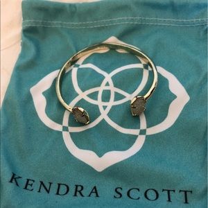 ⚡️FLASH SALE ⚡️ Kendra Scott Elton gold bracelet